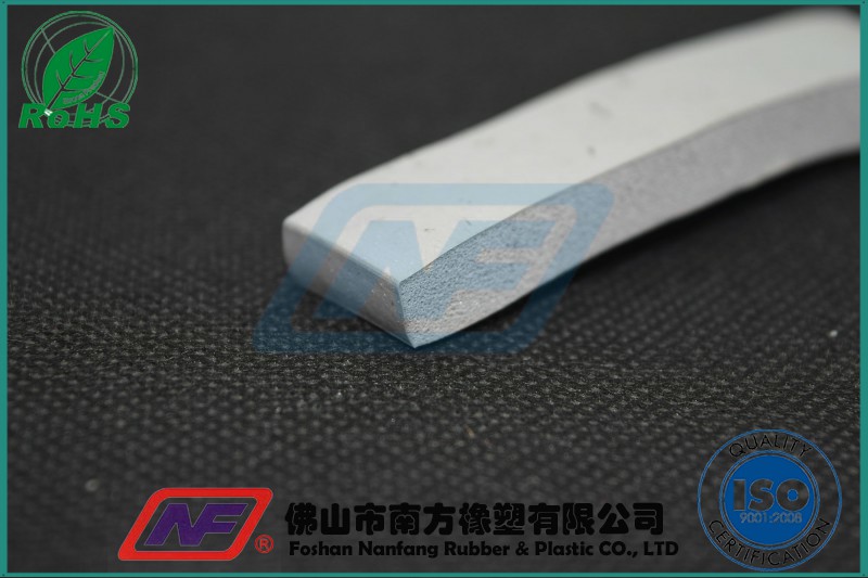 如何解決硅膠發(fā)泡密封條發(fā)泡孔不足問(wèn)題？